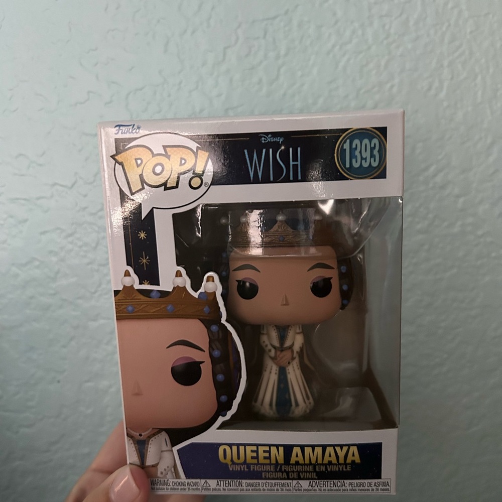 Funko Pop Queen Amaya with Crown and Robe